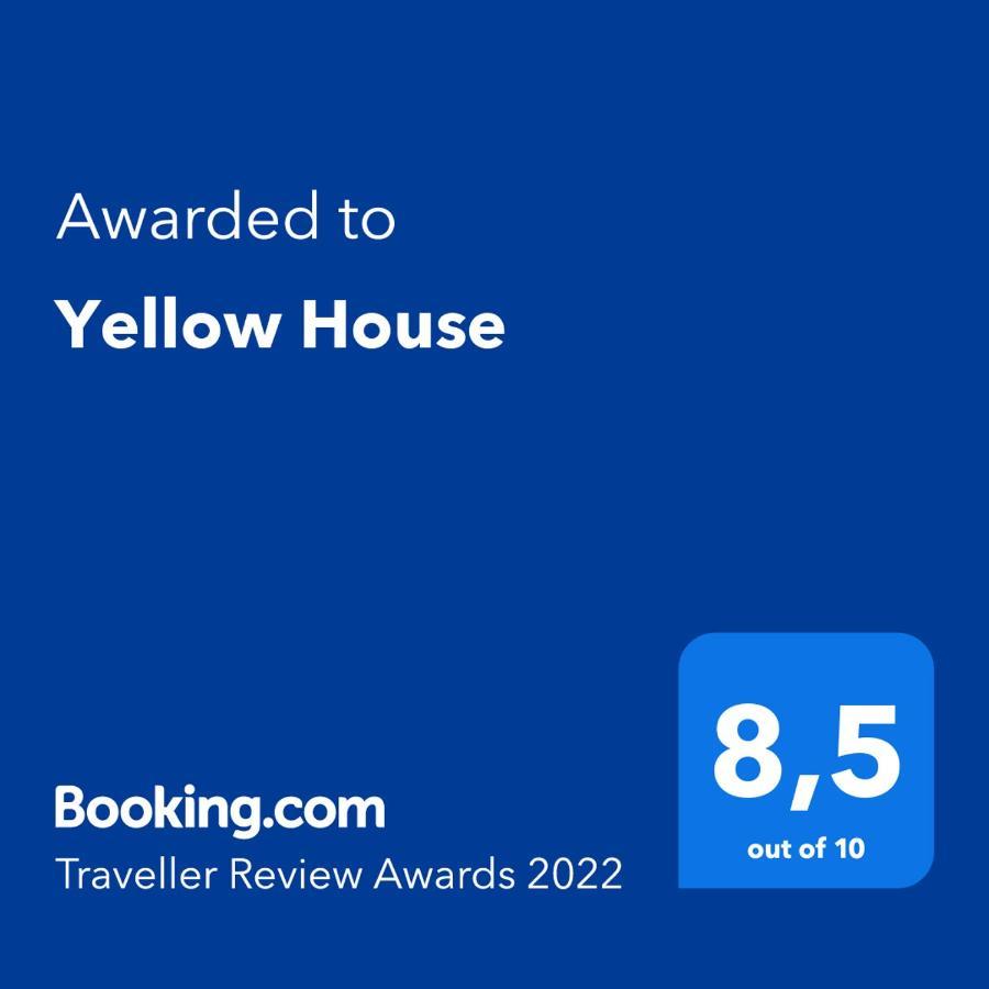 דירות טראפטו Yellow House מראה חיצוני תמונה